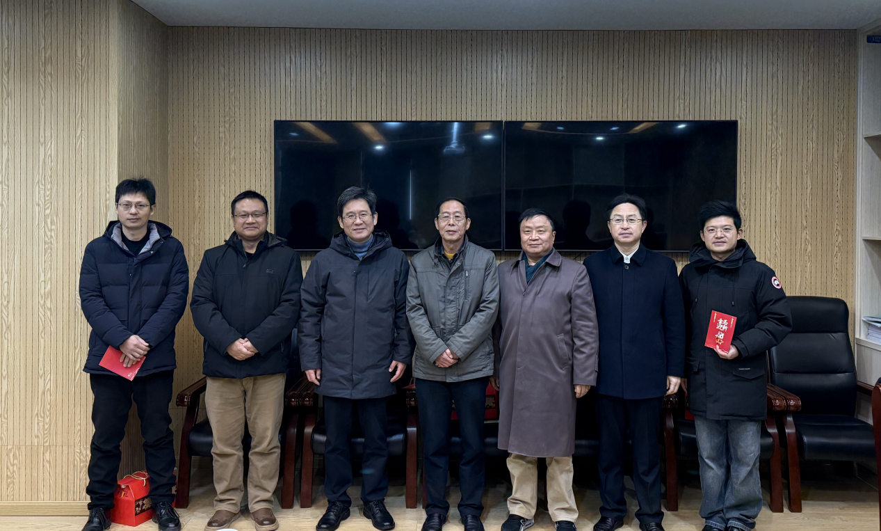 校领导走访慰问高层次人才代表